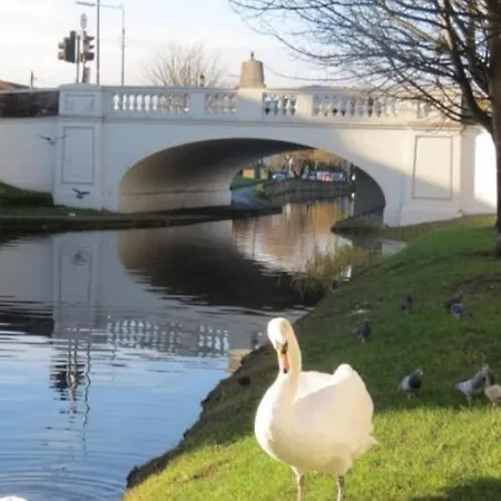 Privatunterkunft Canal Side