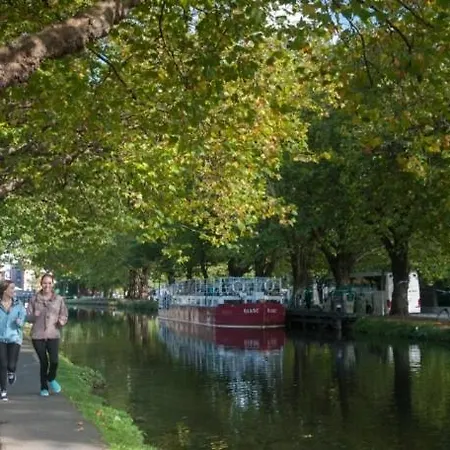 Rum i privatbostad Canal Side *